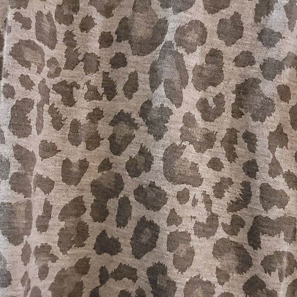 Gray Leopard Print Women's Top - Picture 3 of 5